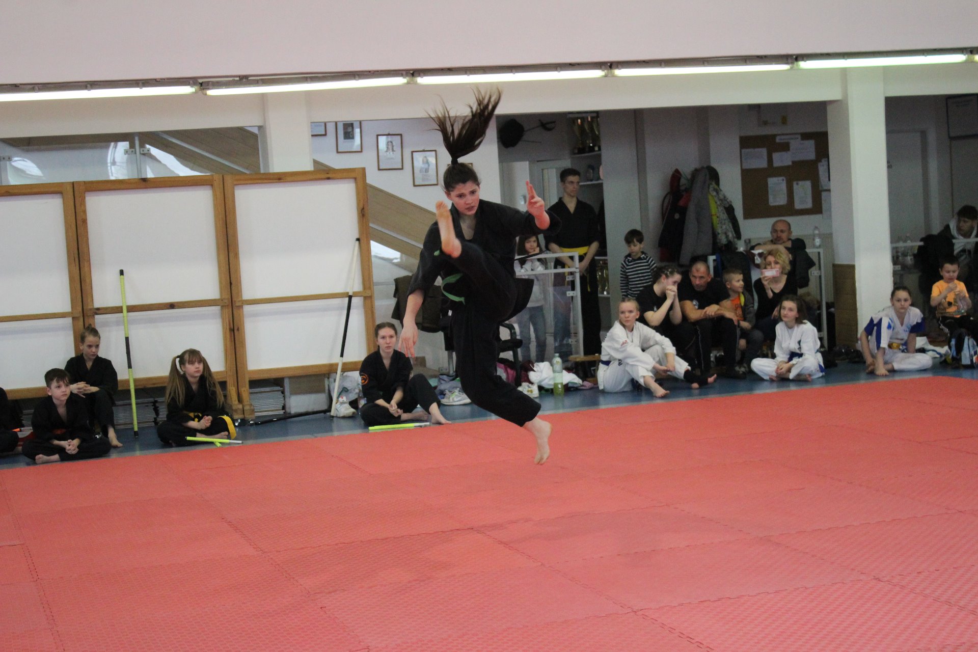 Müncz Kata zenés formagyakorlat